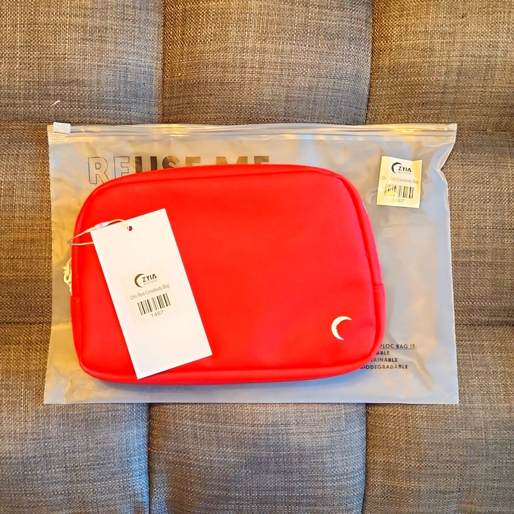 Zyia Chili Red Crossbody Bag